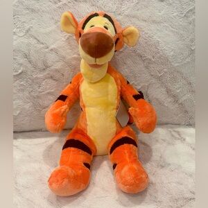 Disney Store Authentic Tigger Winnie the Pooh Plush NEW
